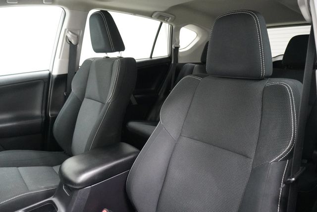 2017 Toyota RAV4 XLE FWD - 22998219 - 9