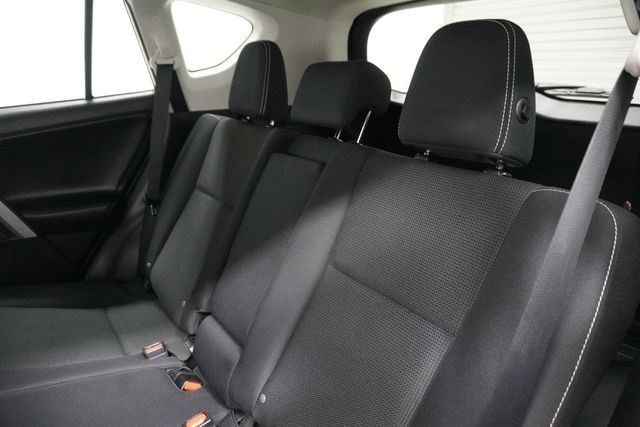 2017 Toyota RAV4 XLE FWD - 22998219 - 11