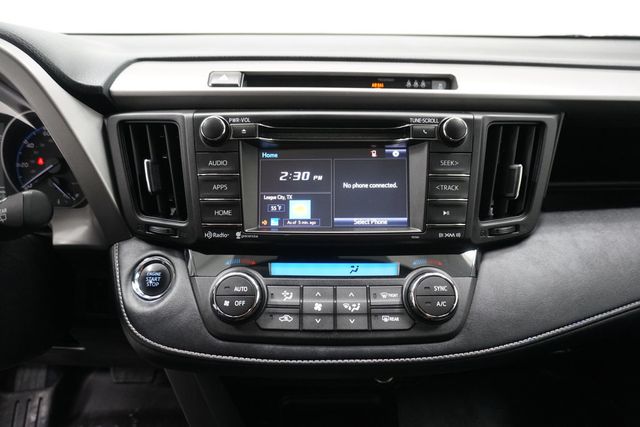 2017 Toyota RAV4 XLE FWD - 22998219 - 17