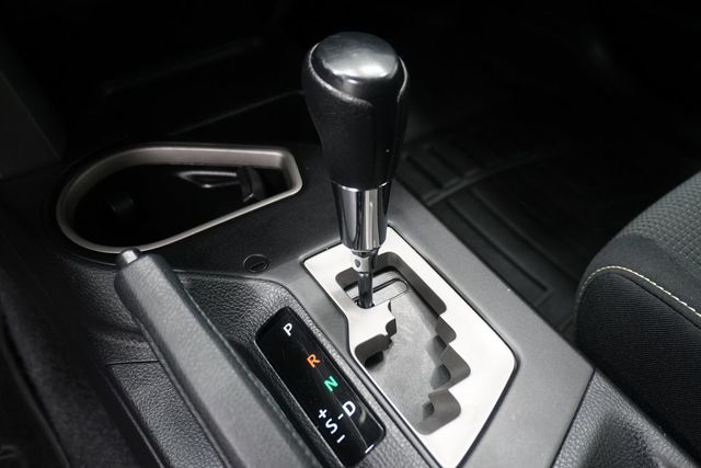 2017 Toyota RAV4 XLE FWD - 22998219 - 19