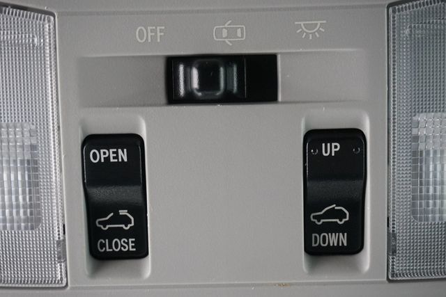 2017 Toyota RAV4 XLE FWD - 22998219 - 20