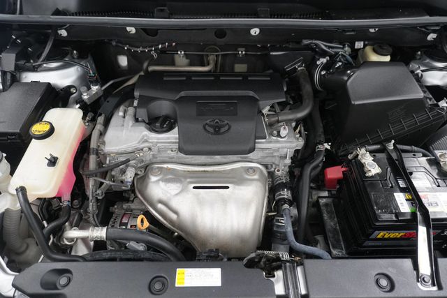 2017 Toyota RAV4 XLE FWD - 22998219 - 28