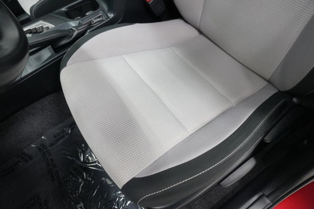 2017 Toyota RAV4 XLE FWD - 23010919 - 11