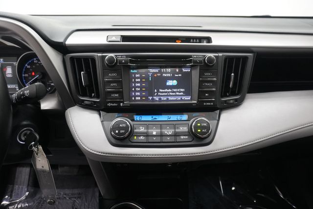 2017 Toyota RAV4 XLE FWD - 23010919 - 18