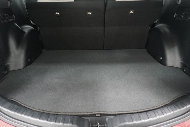 2017 Toyota RAV4 XLE FWD - 23010919 - 24