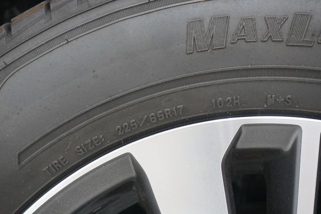 2017 Toyota RAV4 XLE FWD - 23010919 - 26