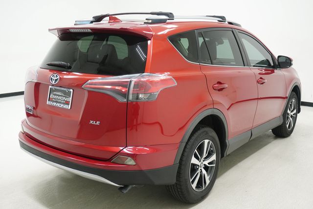 2017 Toyota RAV4 XLE FWD - 23010919 - 3