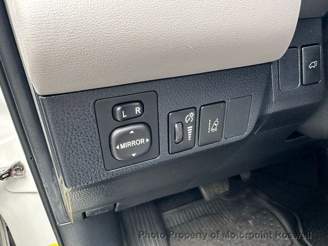 2017 Toyota RAV4 XLE FWD - 23033183 - 10