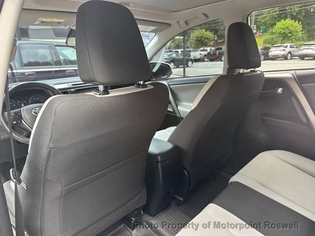 2017 Toyota RAV4 XLE FWD - 23033183 - 19