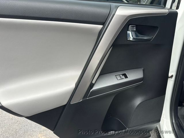 2017 Toyota RAV4 XLE FWD - 23033183 - 20