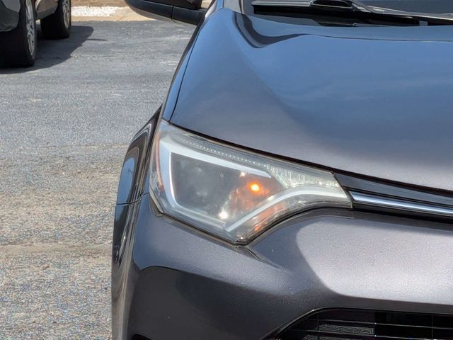 2017 Toyota RAV4 XLE FWD - 23052583 - 9