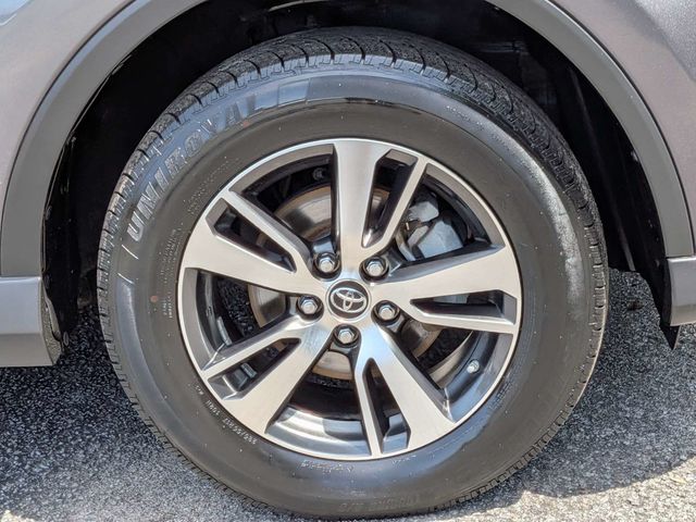 2017 Toyota RAV4 XLE FWD - 23052583 - 10