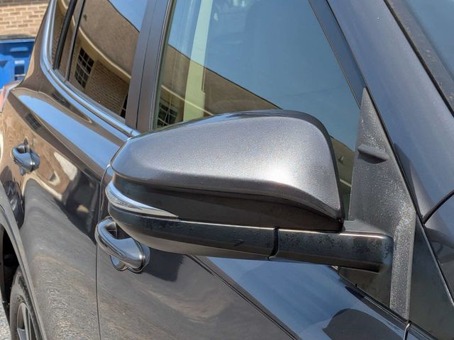 2017 Toyota RAV4 XLE FWD - 23052583 - 11