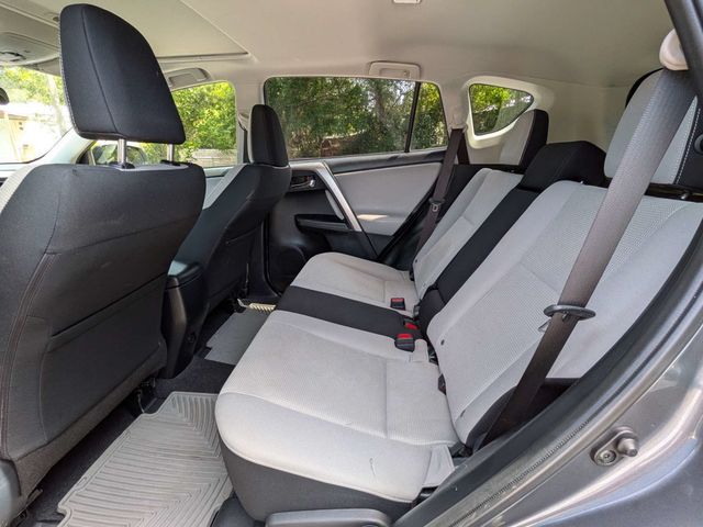 2017 Toyota RAV4 XLE FWD - 23052583 - 13