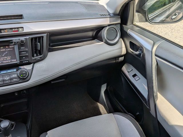 2017 Toyota RAV4 XLE FWD - 23052583 - 16