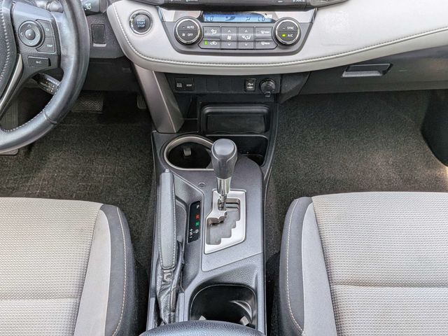 2017 Toyota RAV4 XLE FWD - 23052583 - 18