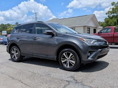 2017 Toyota RAV4 - JTMWFREV3HJ705043