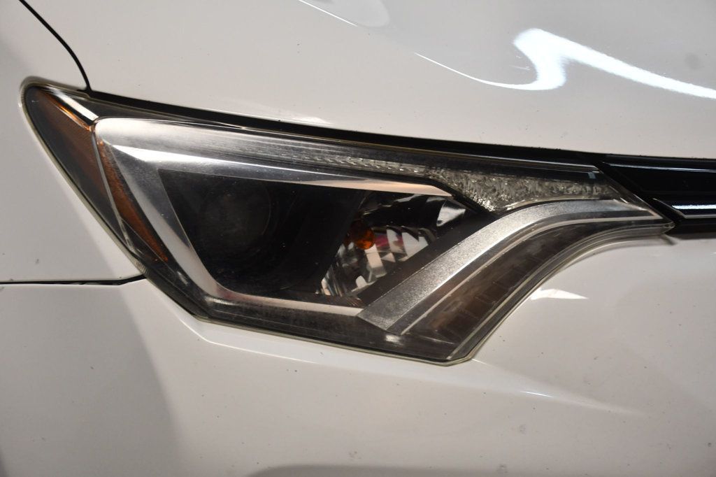 Toyota RAV4 photo 10