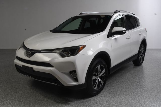 2017 Toyota RAV4 XLE FWD - 23069946 - 1