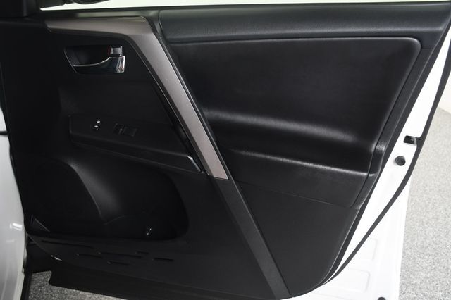 2017 Toyota RAV4 XLE FWD - 23069946 - 24