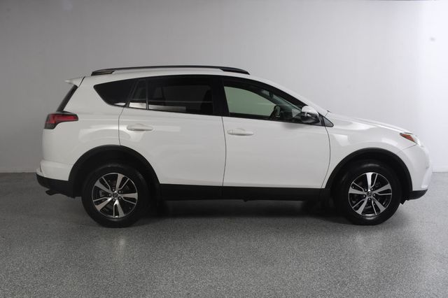 2017 Toyota RAV4 XLE FWD - 23069946 - 2