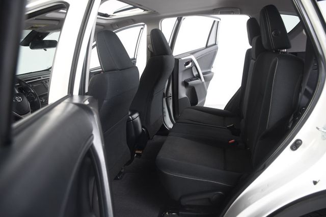 2017 Toyota RAV4 XLE FWD - 23069946 - 32