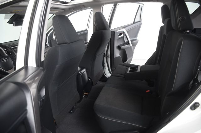 2017 Toyota RAV4 XLE FWD - 23069946 - 34