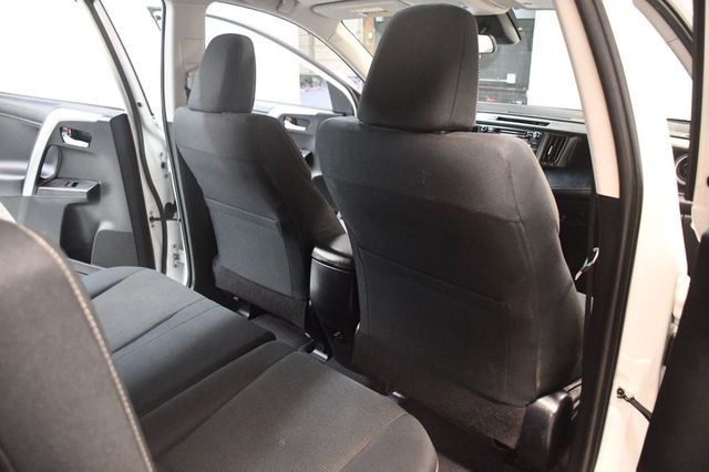 2017 Toyota RAV4 XLE FWD - 23069946 - 35