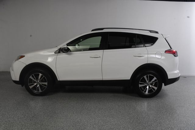 2017 Toyota RAV4 XLE FWD - 23069946 - 3