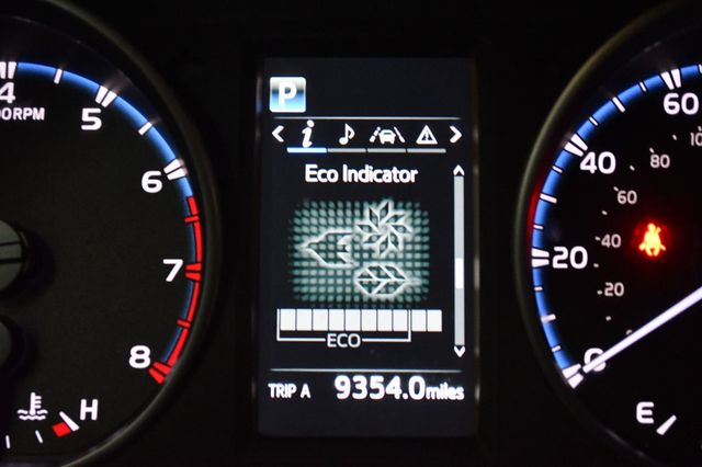2017 Toyota RAV4 XLE FWD - 23069946 - 49