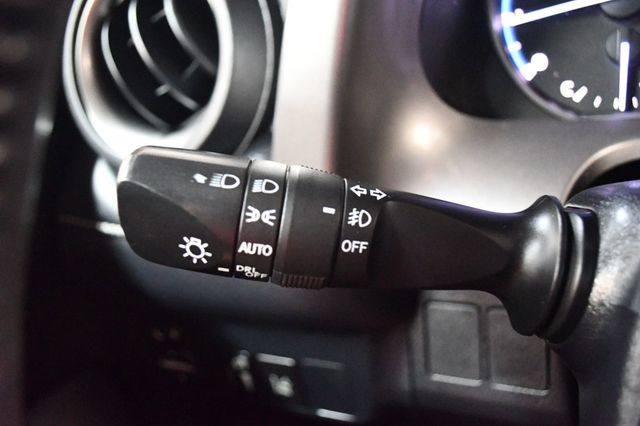 2017 Toyota RAV4 XLE FWD - 23069946 - 58