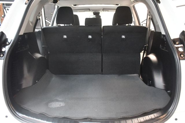 2017 Toyota RAV4 XLE FWD - 23069946 - 62