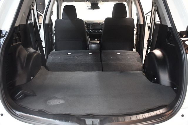 2017 Toyota RAV4 XLE FWD - 23069946 - 63