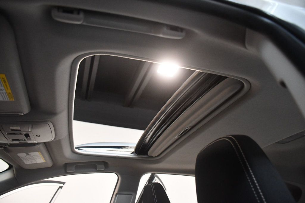 Toyota RAV4 photo 7