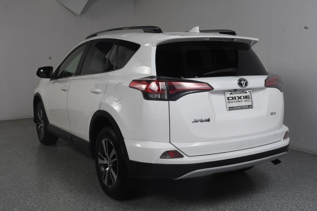 Toyota RAV4 photo 9