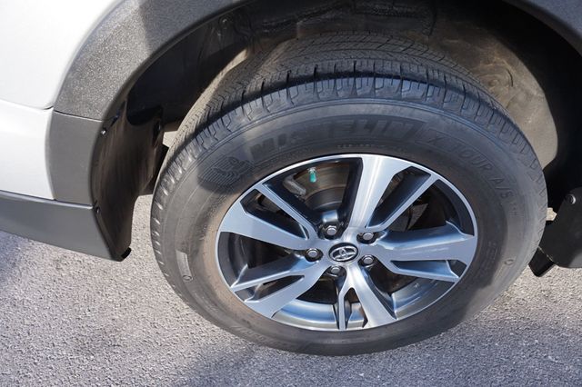 2017 Toyota RAV4 XLE, PREMIUM WHEELS, CLOTH SEATS, MOON ROOF, BACKUP CAMERA - 23032893 - 14