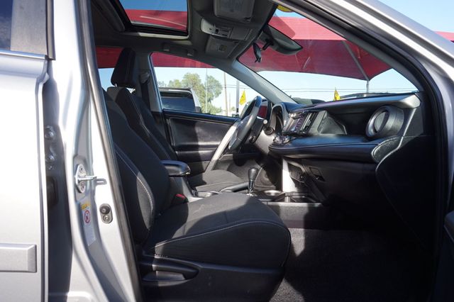 2017 Toyota RAV4 XLE, PREMIUM WHEELS, CLOTH SEATS, MOON ROOF, BACKUP CAMERA - 23032893 - 20