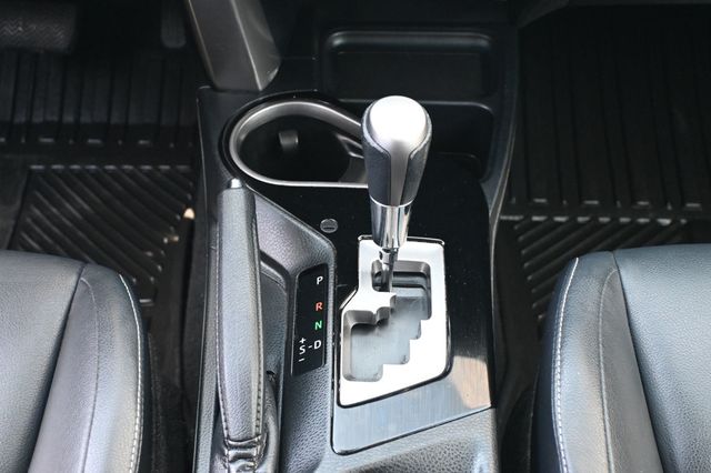 2017 Toyota RAV4 Hybrid Limited AWD - 22881012 - 13