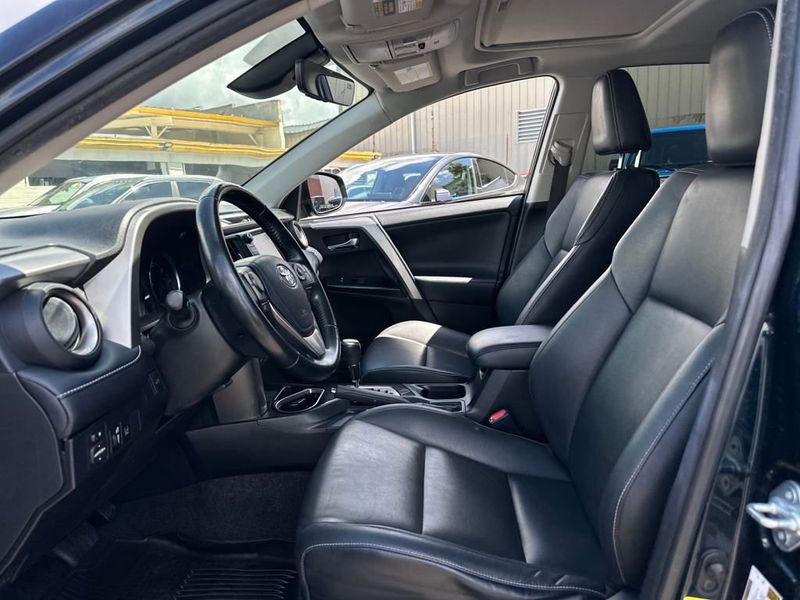 2017 Toyota RAV4 Hybrid Limited photo 11