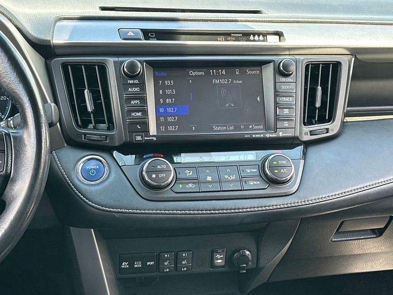 2017 Toyota RAV4 Hybrid Limited photo 14