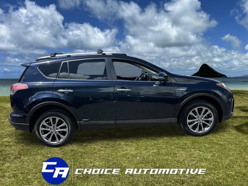 2017 Toyota RAV4 Hybrid Limited photo 7