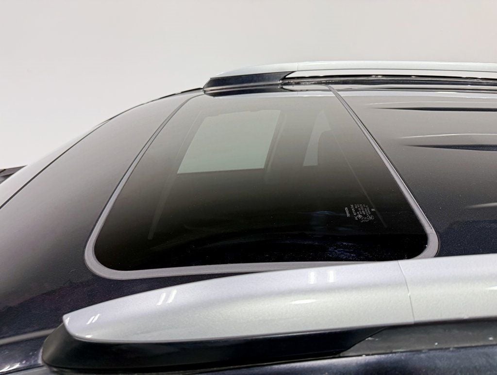 2017 Toyota RAV4 Hybrid Limited AWD - 22957442 - 10