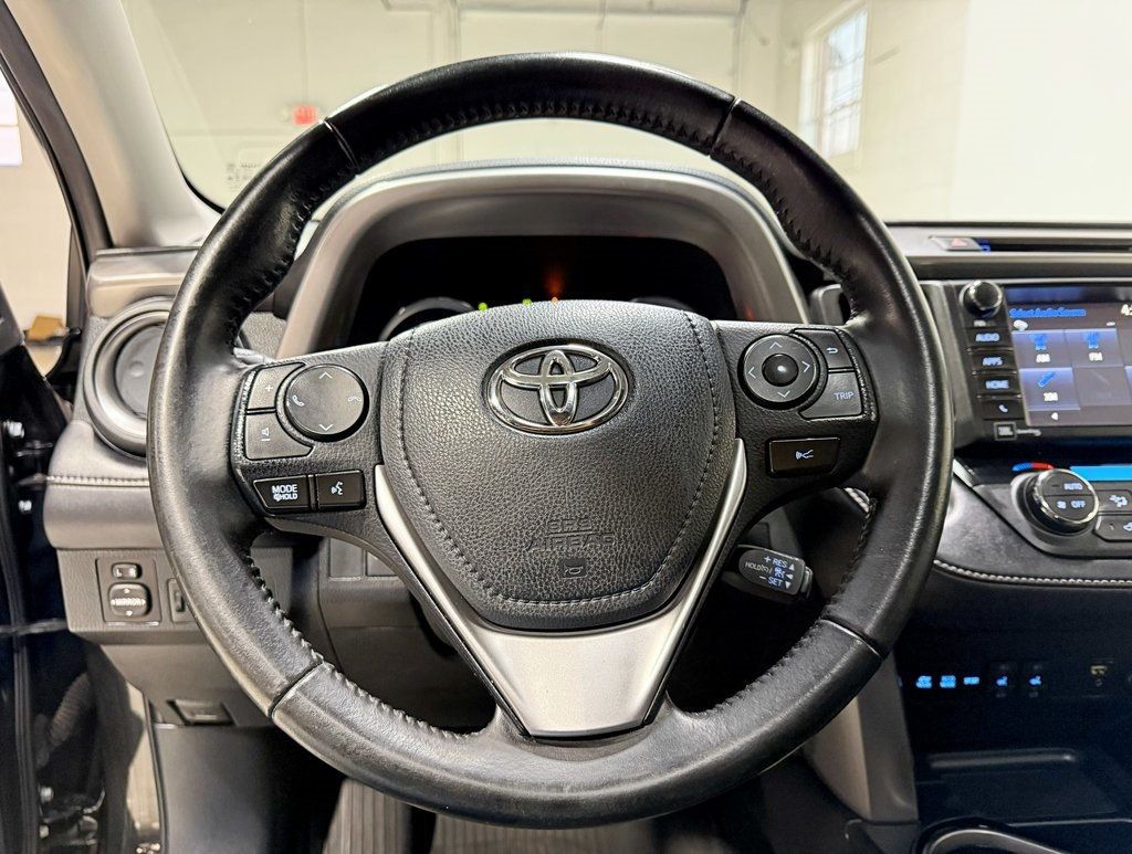 2017 Toyota RAV4 Hybrid Limited AWD - 22957442 - 11