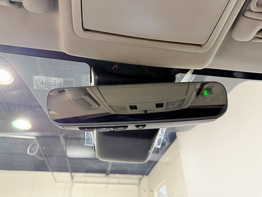 2017 Toyota RAV4 Hybrid Limited AWD - 22957442 - 25