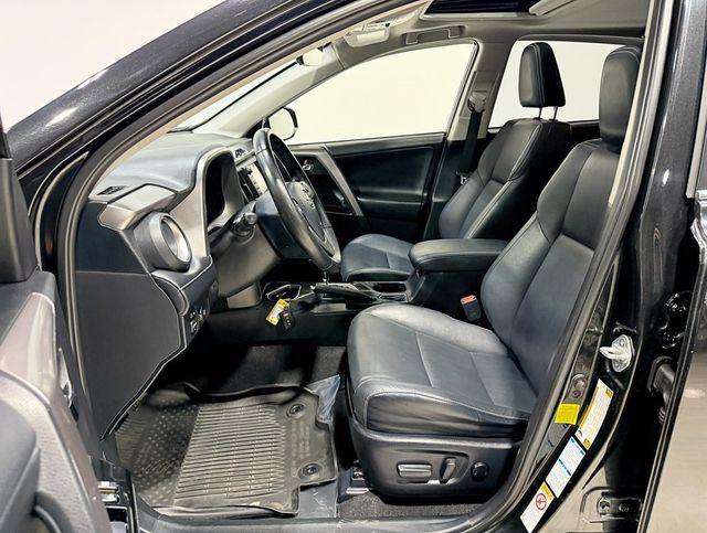 2017 Toyota RAV4 Hybrid Limited AWD - 22957442 - 26