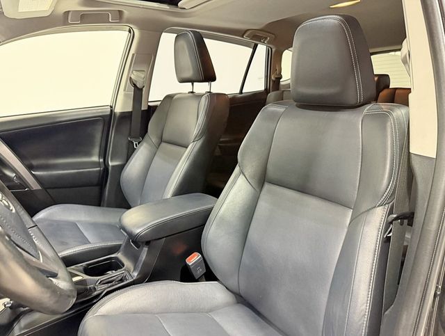 2017 Toyota RAV4 Hybrid Limited AWD - 22957442 - 29