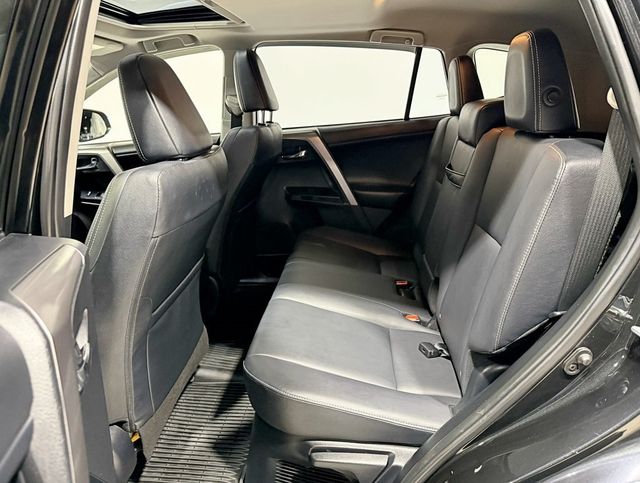 2017 Toyota RAV4 Hybrid Limited AWD - 22957442 - 33