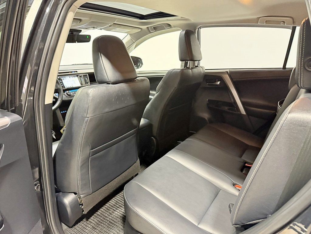 2017 Toyota RAV4 Hybrid Limited AWD - 22957442 - 35