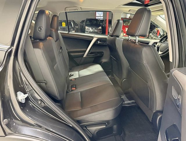 2017 Toyota RAV4 Hybrid Limited AWD - 22957442 - 39