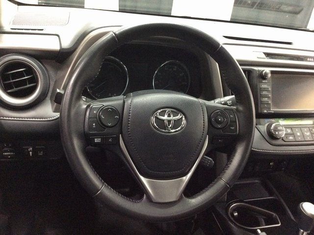 2017 Toyota RAV4 Hybrid Limited AWD - 21885200 - 9